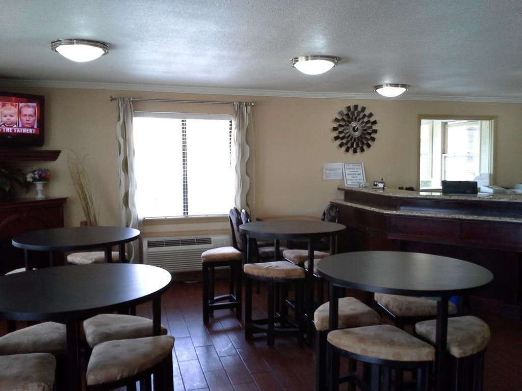 Travelodge By Wyndham Tulsa Extérieur photo