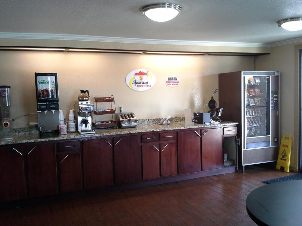 Travelodge By Wyndham Tulsa Extérieur photo